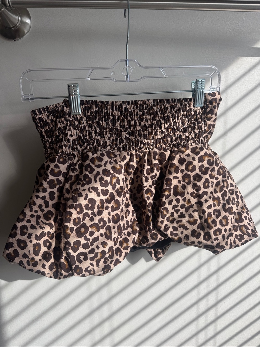 Leopard Print Ruffled Strapless Top - Picture 2 of 4